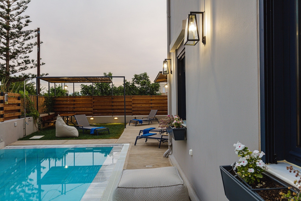 Private pool