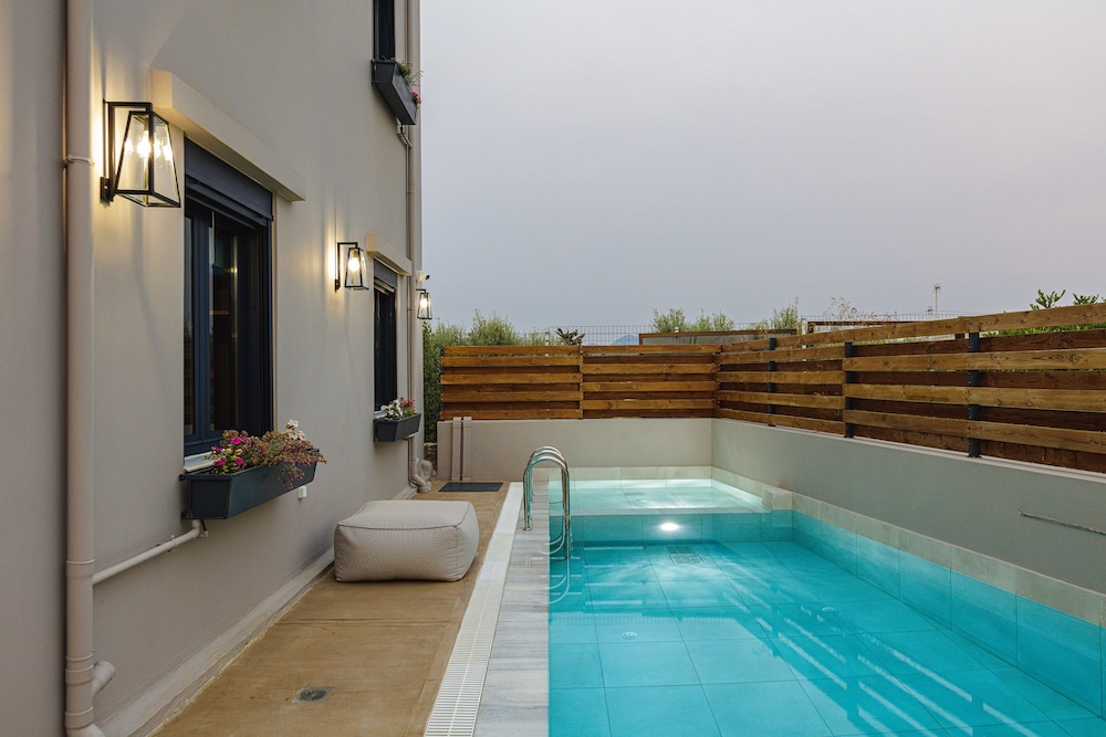 Private pool