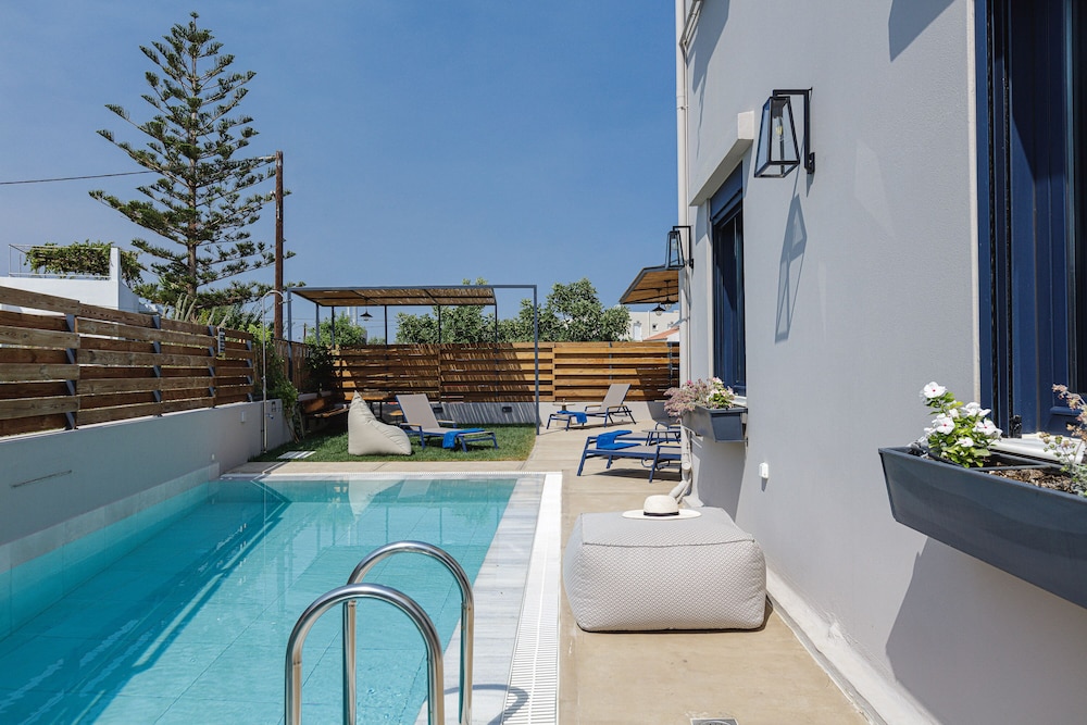 Private pool