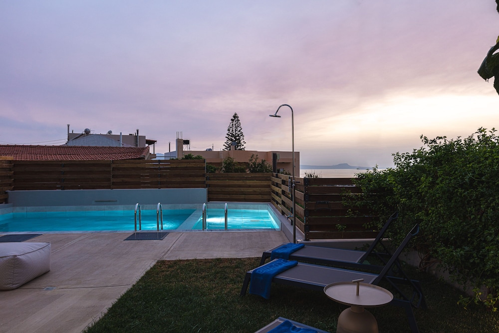 Private pool
