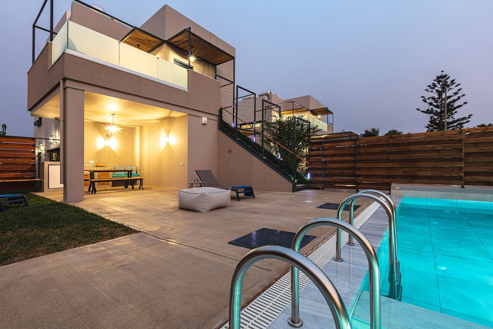 Private pool