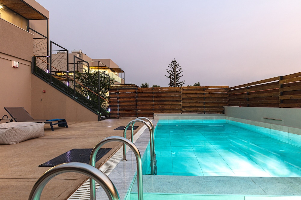 Private pool