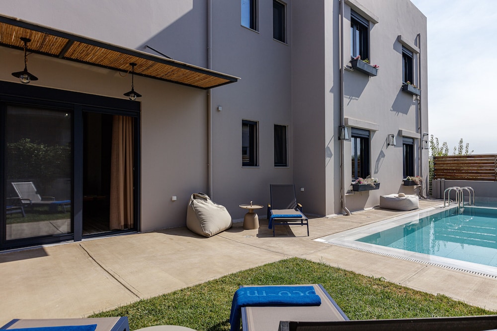 Private pool