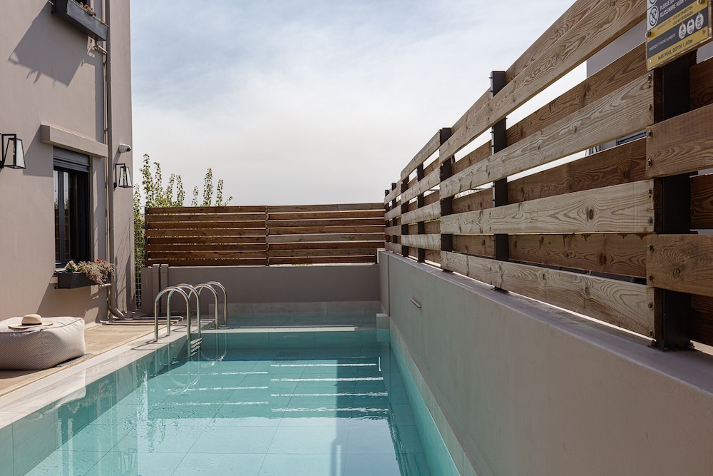 Private pool