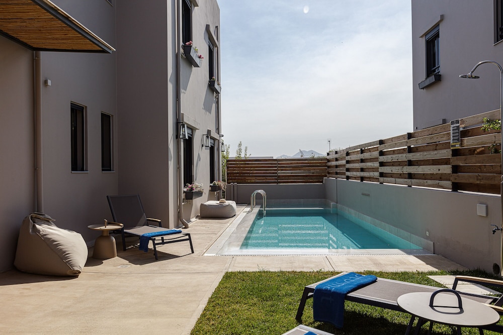 Private pool