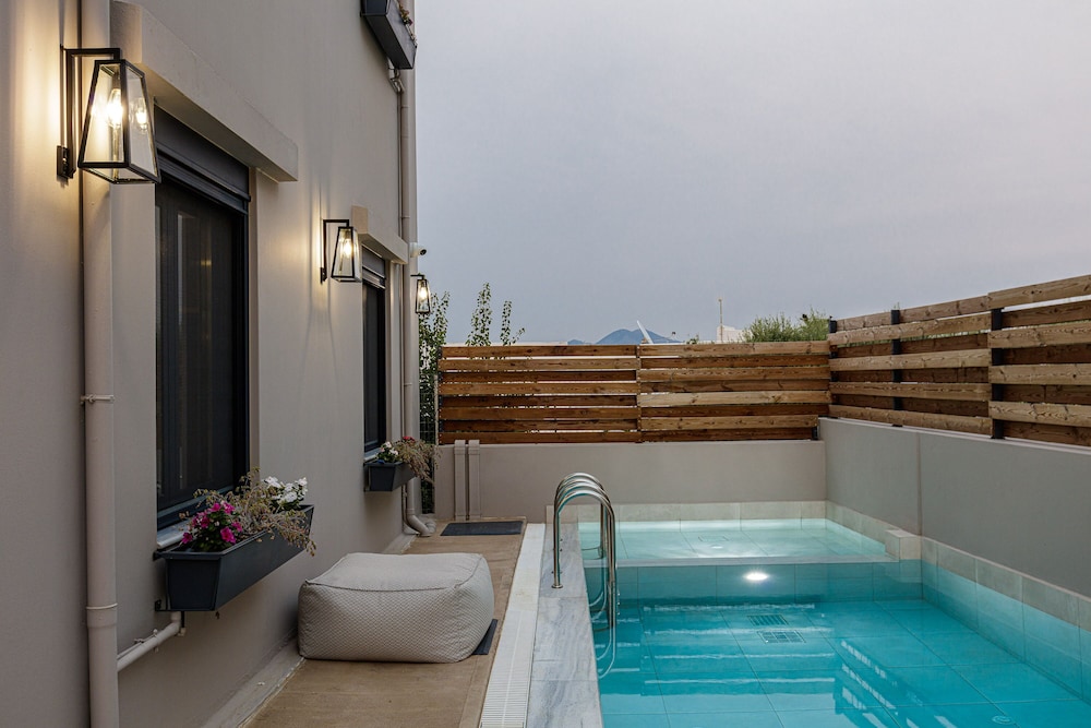 Private pool