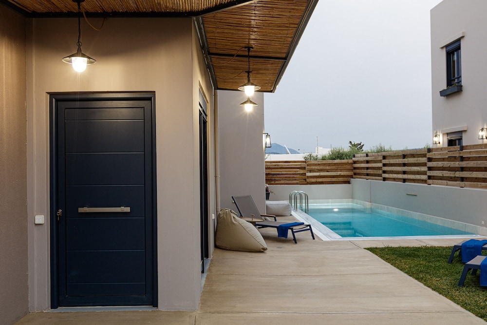 Private pool