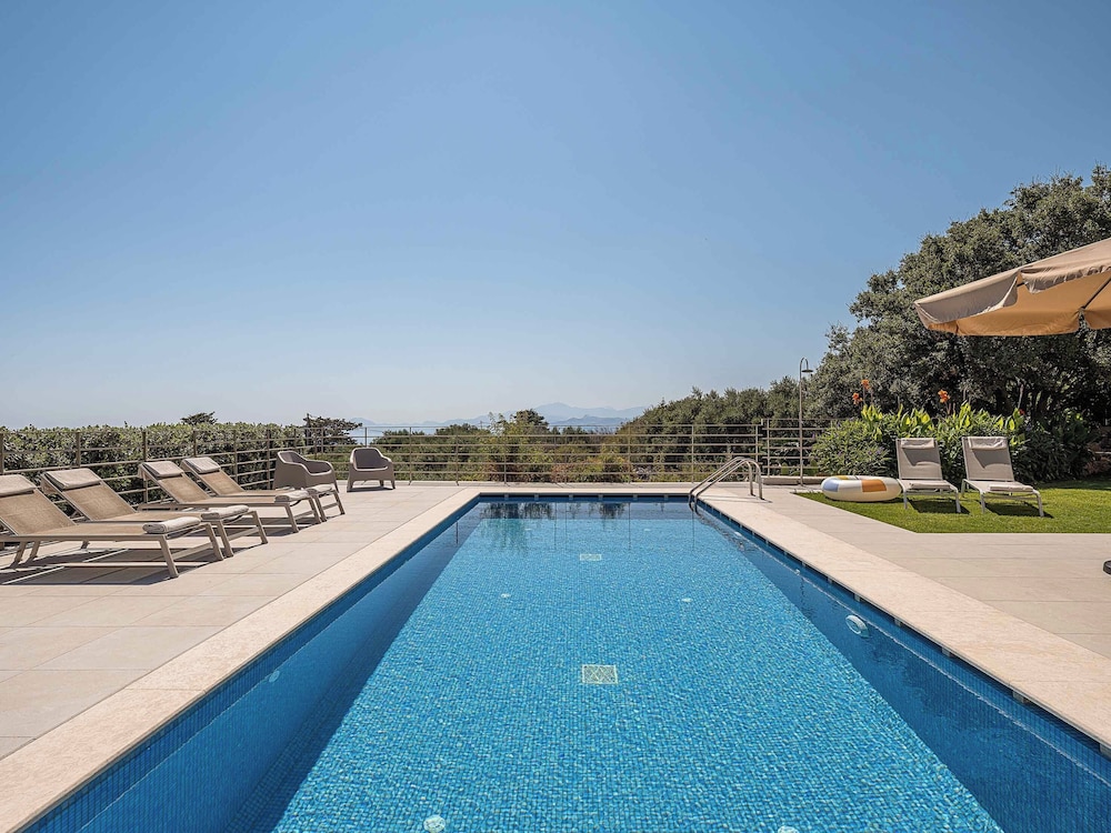 Private pool