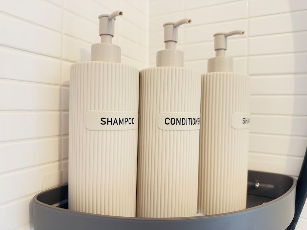 Bathroom amenities