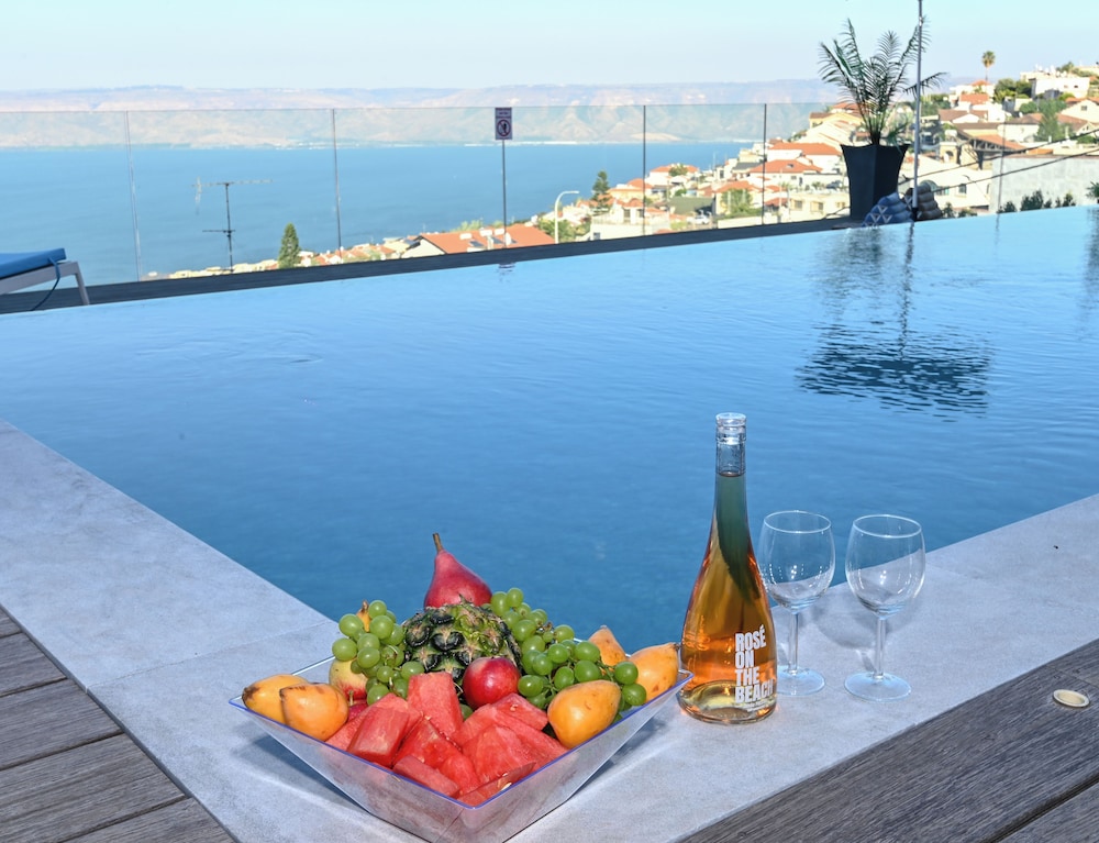 Private pool