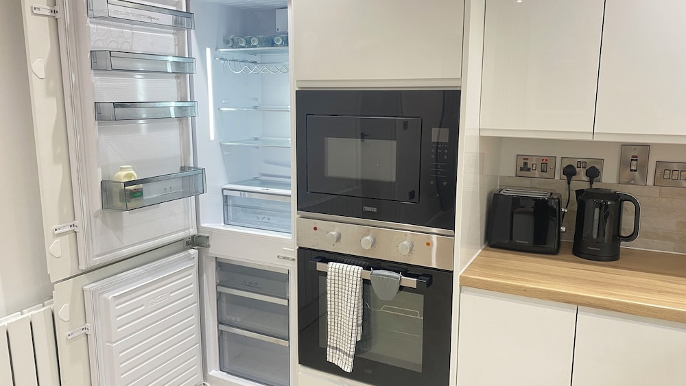 Mini-refrigerator