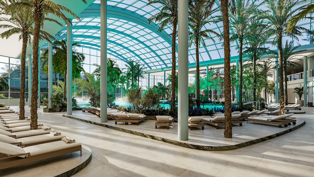 Indoor/outdoor pool
