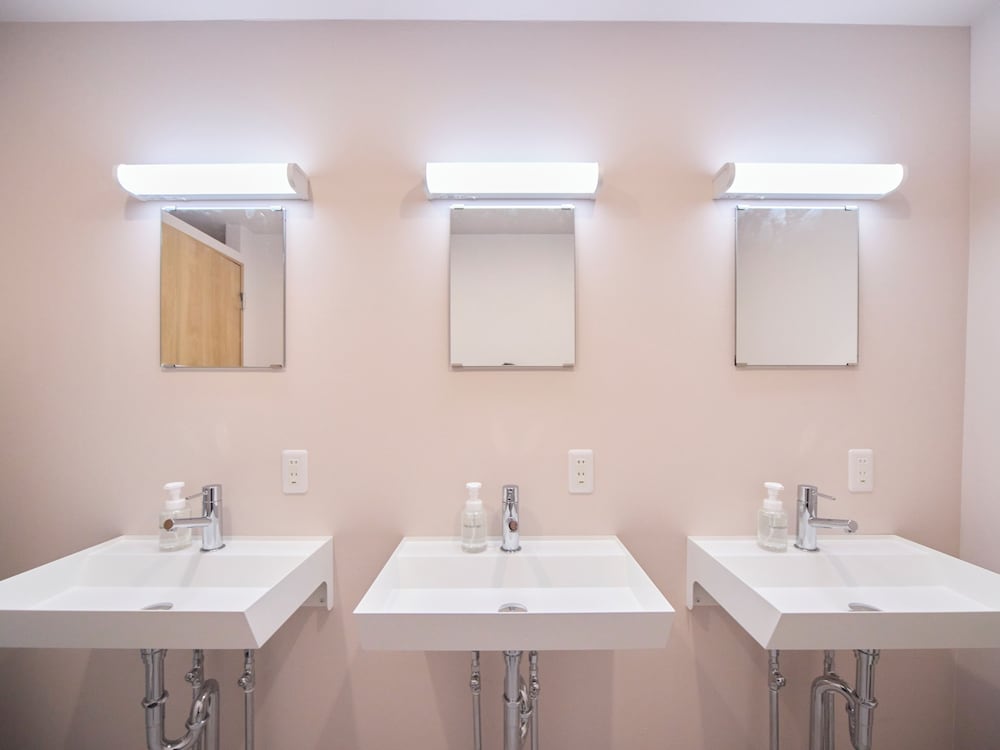 Bathroom sink