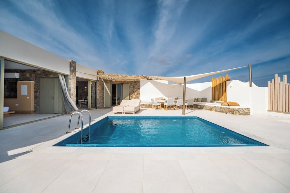 Private pool