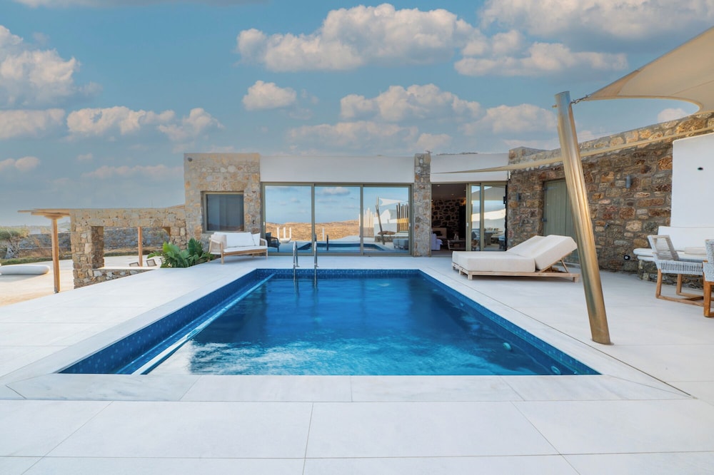 Private pool