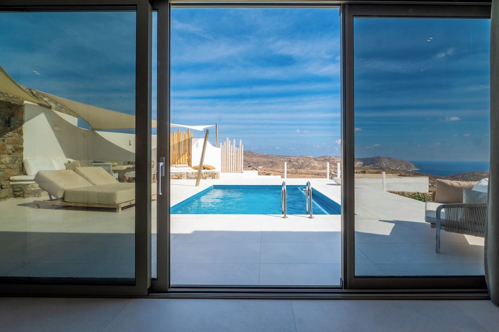 Private pool