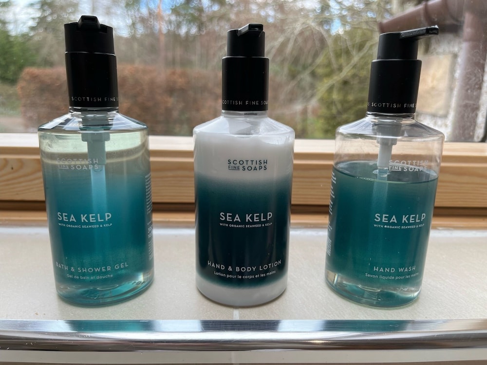 Bathroom amenities