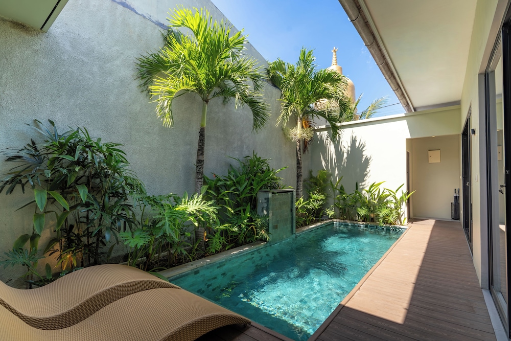 Private pool