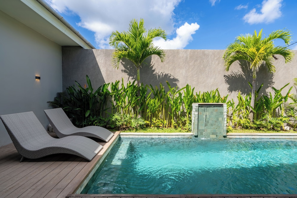 Private pool