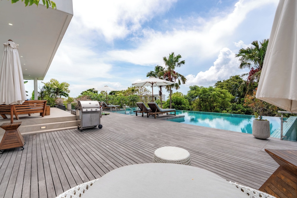 Private pool