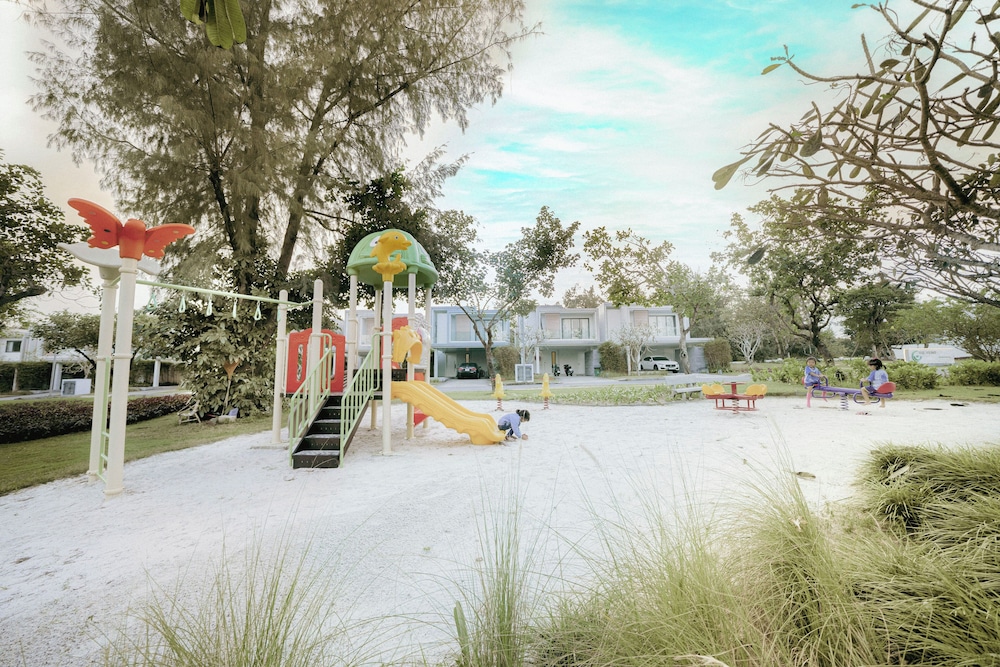 Children's play area - outdoor