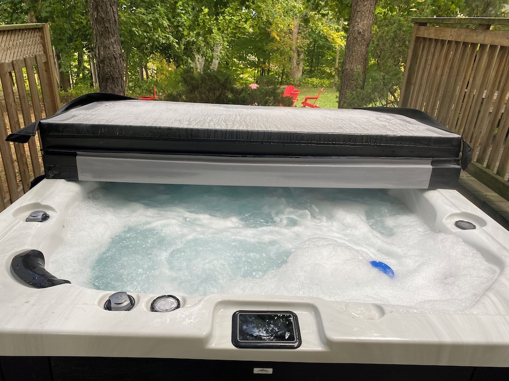 Private spa tub