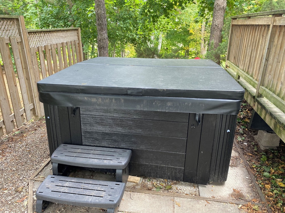 Private spa tub