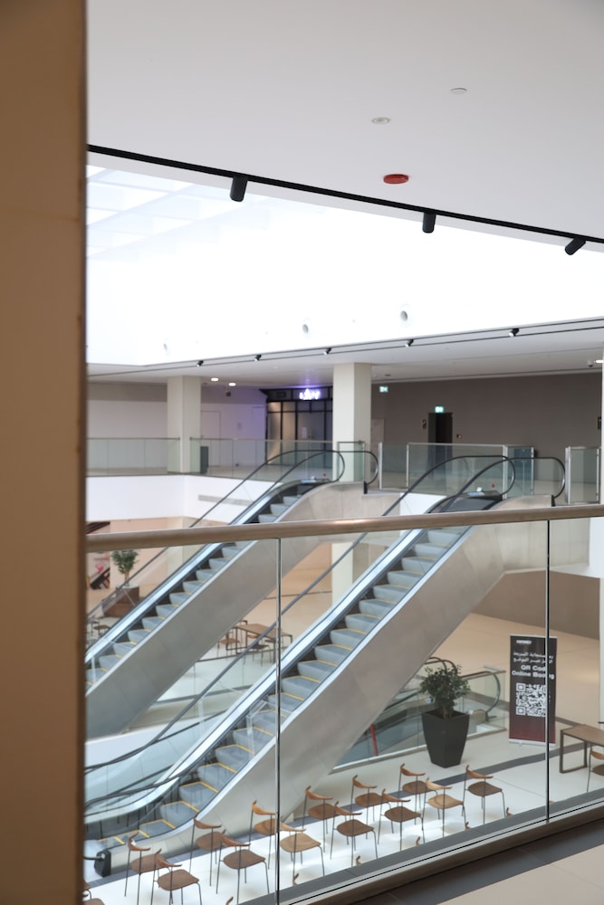 Shopping mall