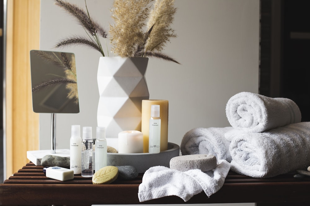 Bathroom amenities