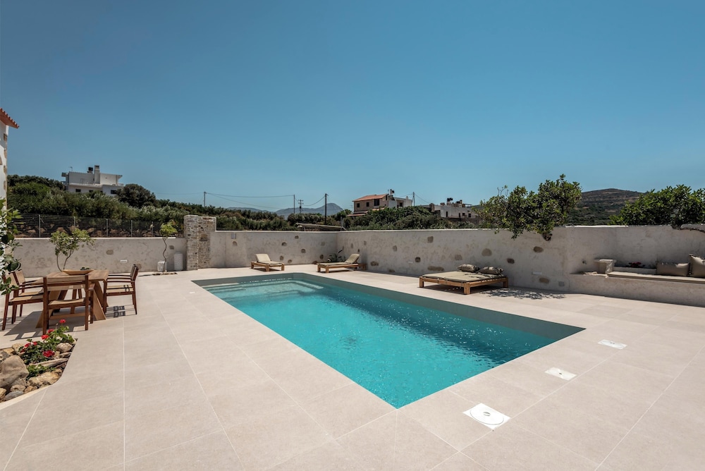 Private pool
