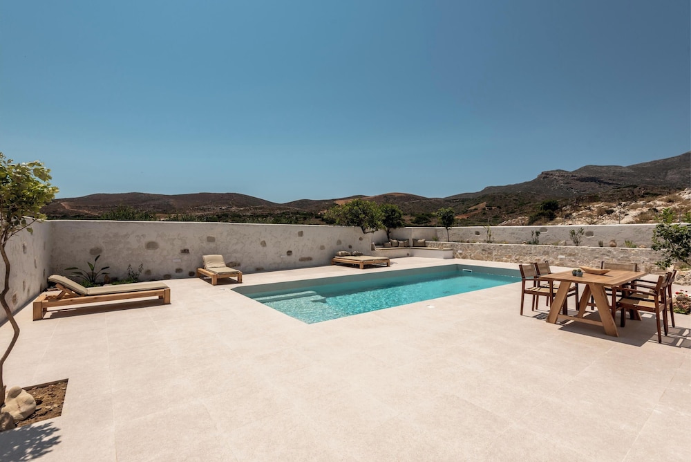 Private pool