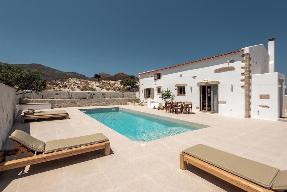 Private pool