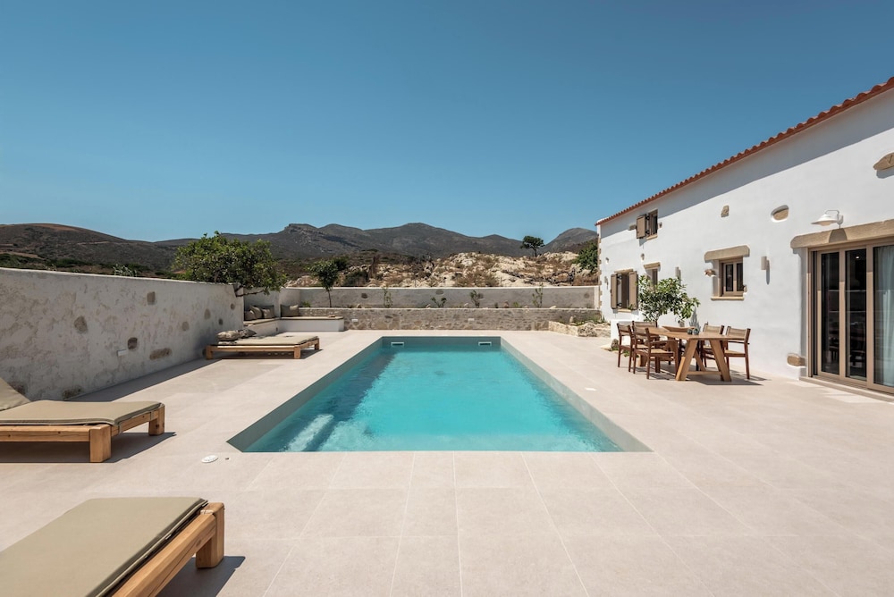Private pool