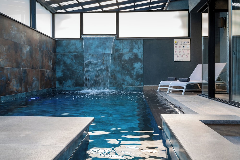Private pool