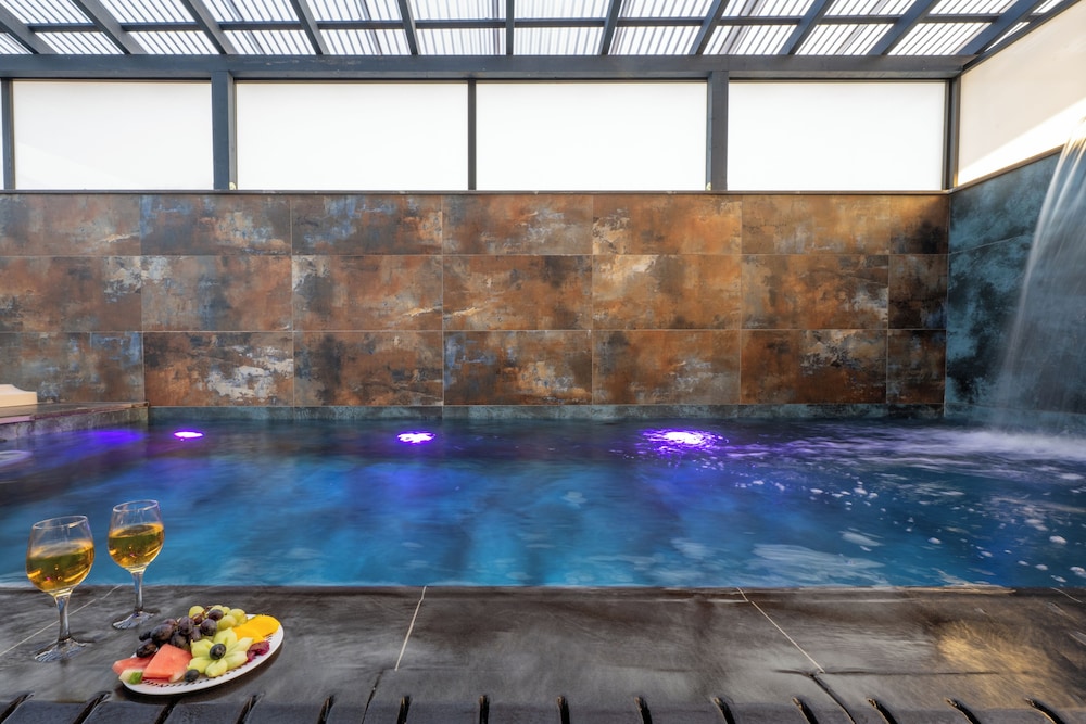 Private pool