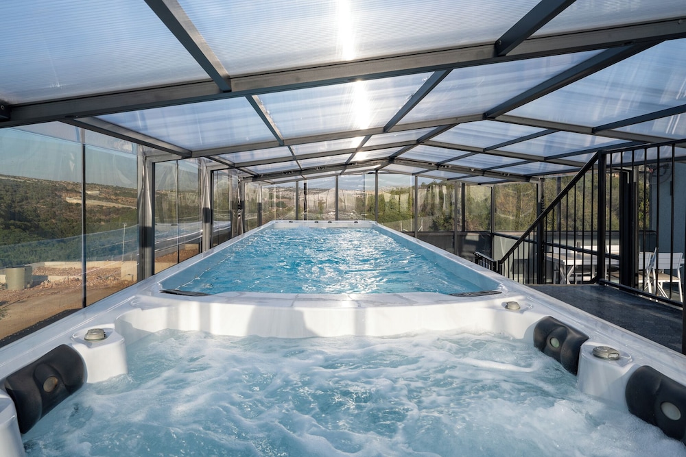 Private pool