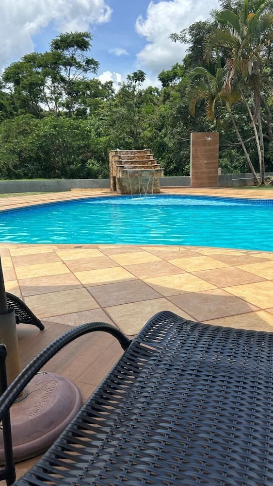Pool waterfall