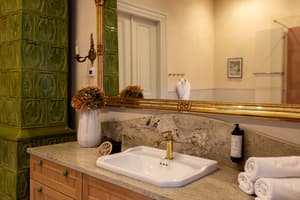 thumbnail: Interior