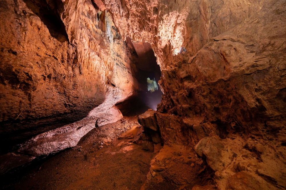 Spelunking/cave exploring
