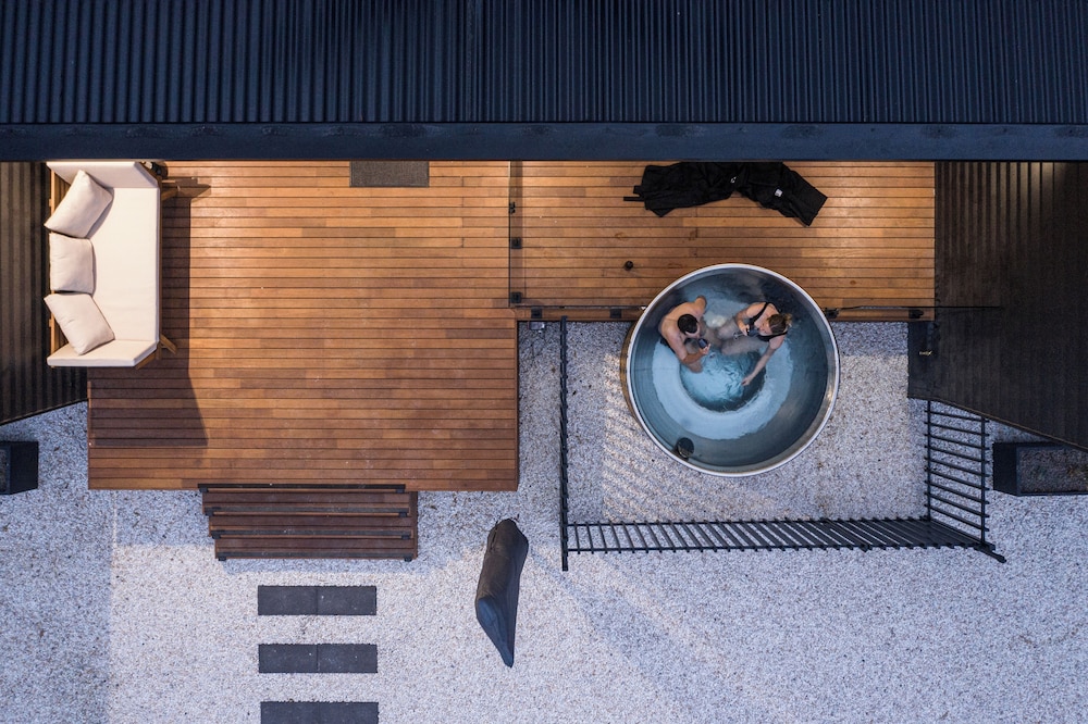 Private spa tub