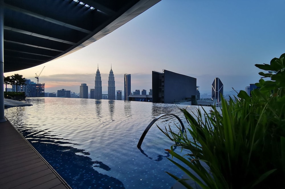 Indoor/outdoor pool