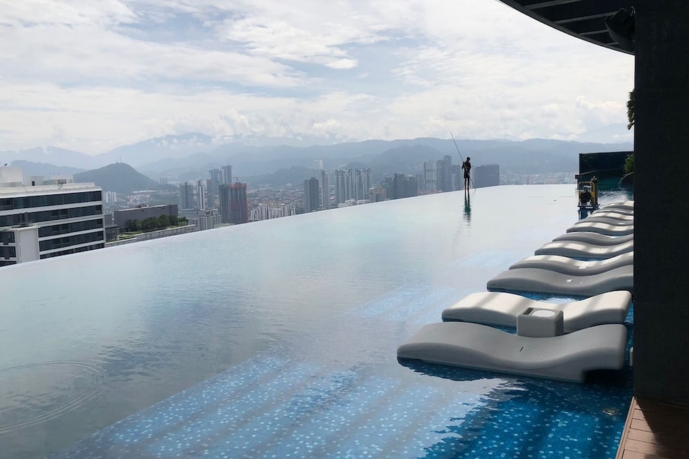Indoor/outdoor pool