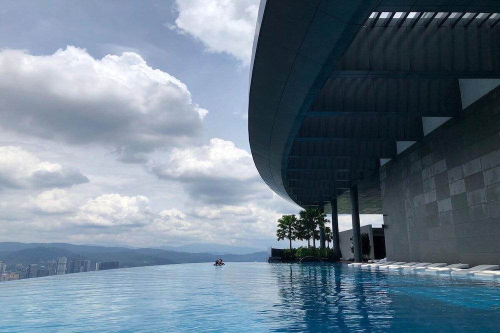 Indoor/outdoor pool