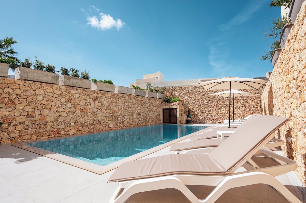 Sundeck