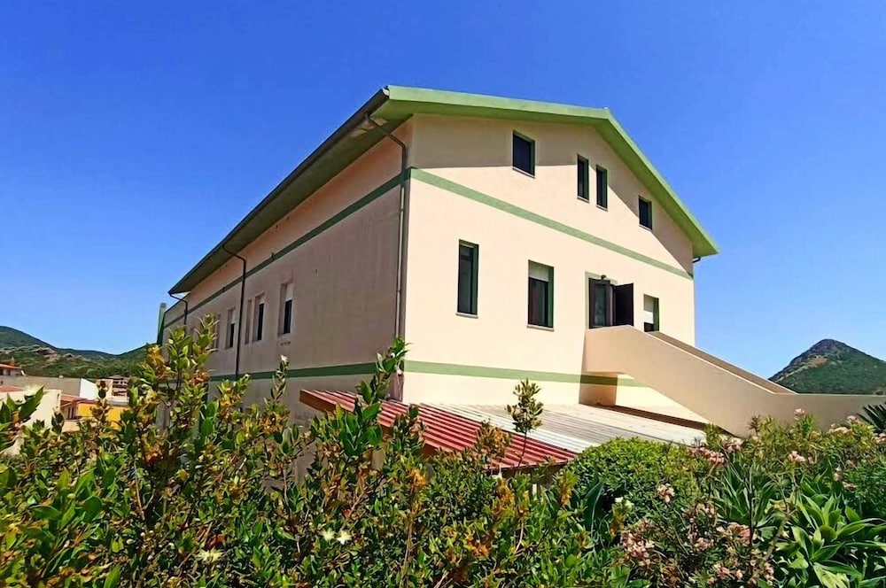 Primary image