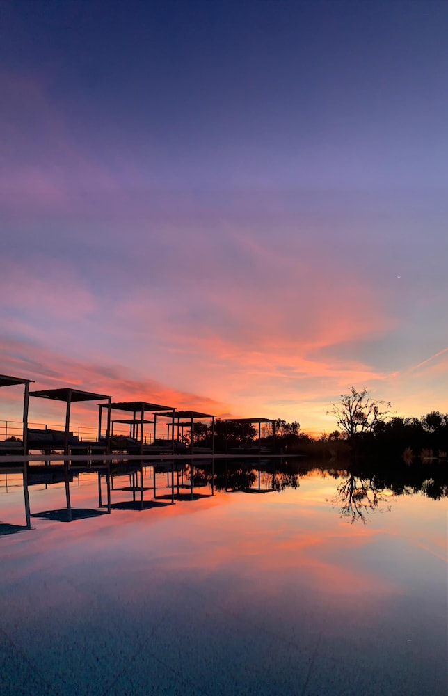 Infinity pool