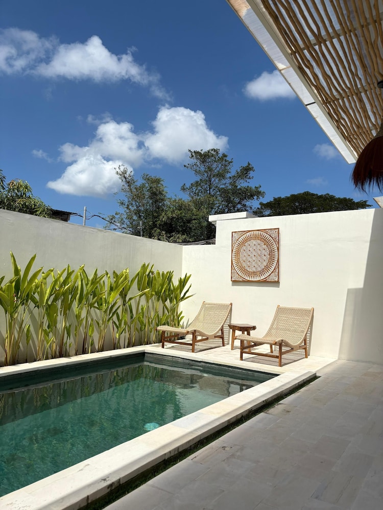 Private pool