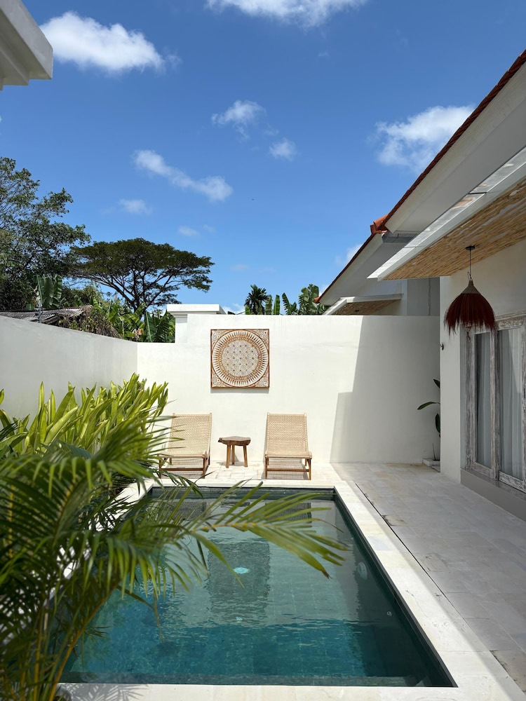 Private pool
