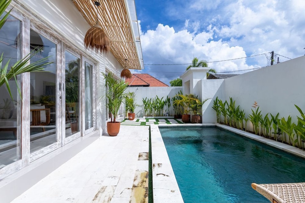 Private pool