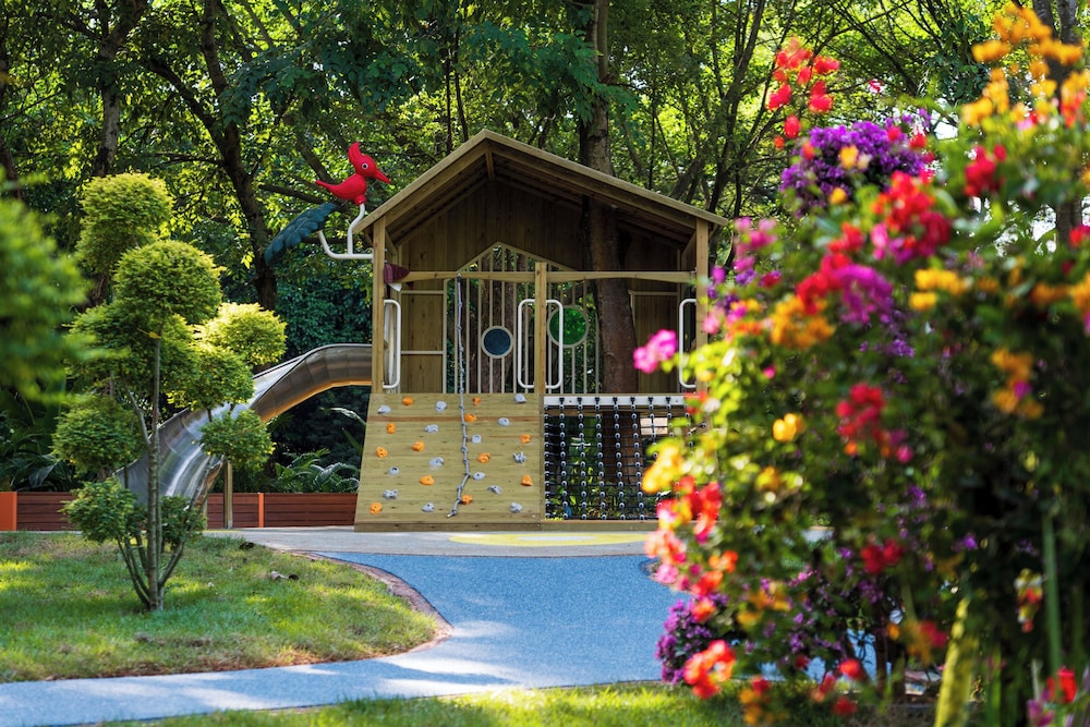 Children's play area - outdoor